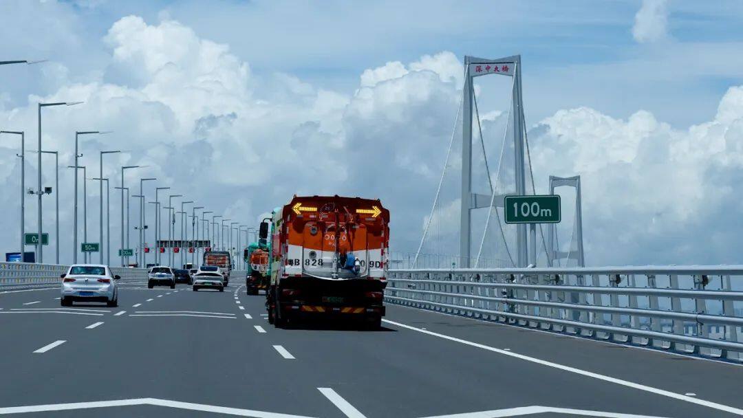 深中通道通车，盈峰环境扫路车护航国家重大工程